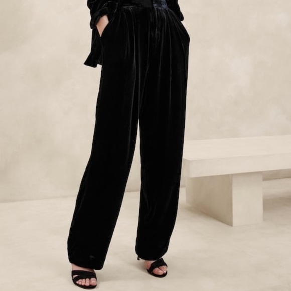 NWOT! Banana Republic Black Norte Velvet Pleated Pant - Multiple 💛 - Picture 4 of 5